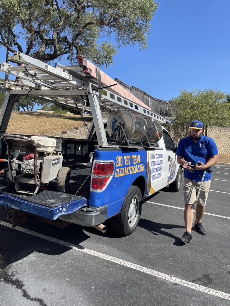 Gutter Cleaning Service Boerne, TX